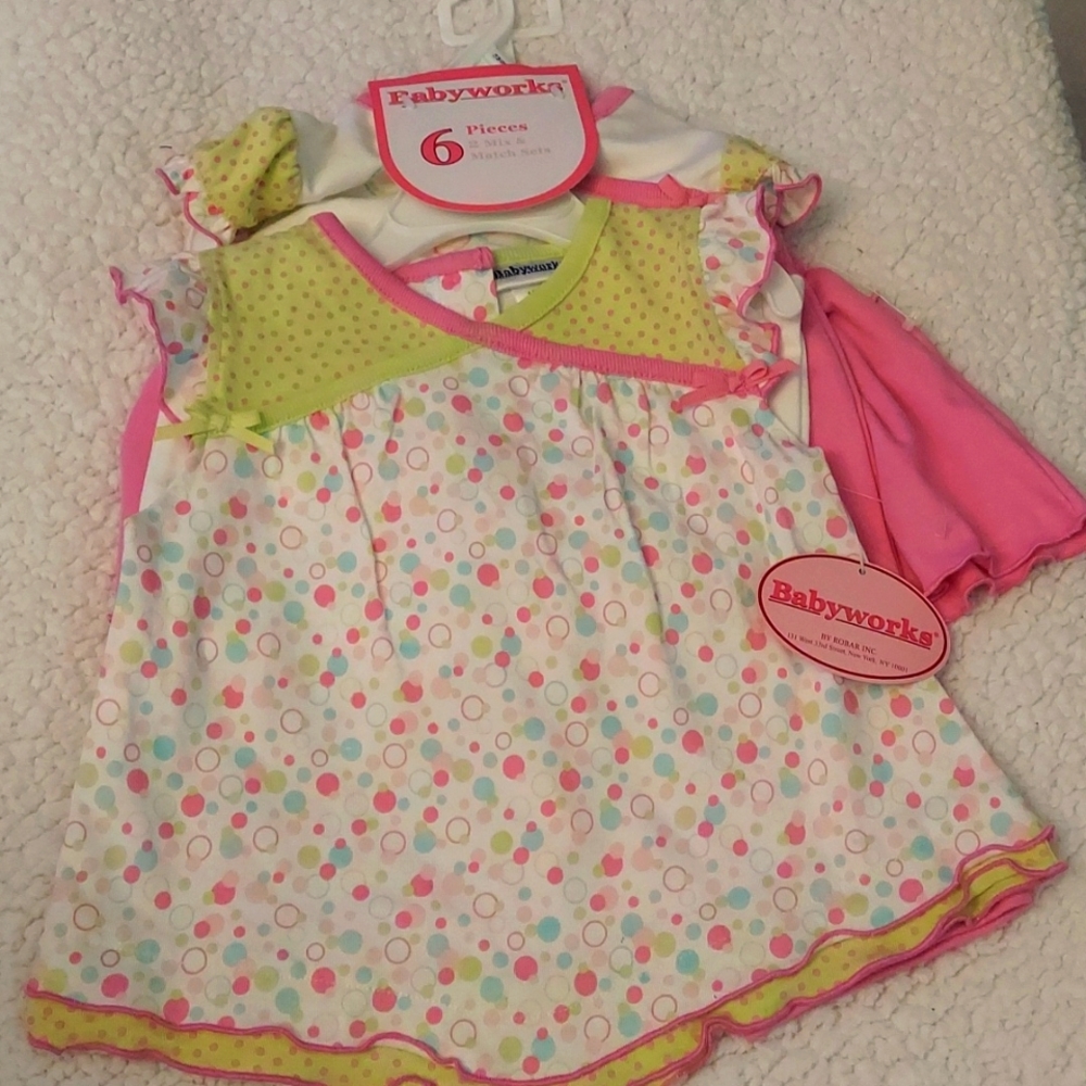 Babyworks 6 pc set outfits, hat and socks